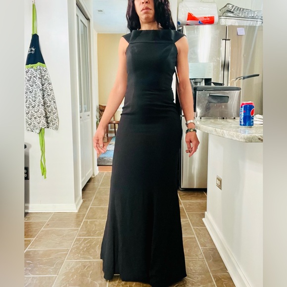 Black Formal Sleeveless Maxi Length Dress by Dress the Population - Picture 2 of 8